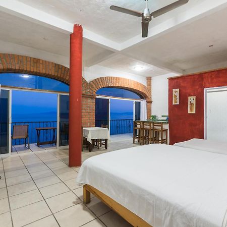 Traditional Sierra Leon Oceanfront Rooms - Adults Only 巴亞爾塔港 外观 照片