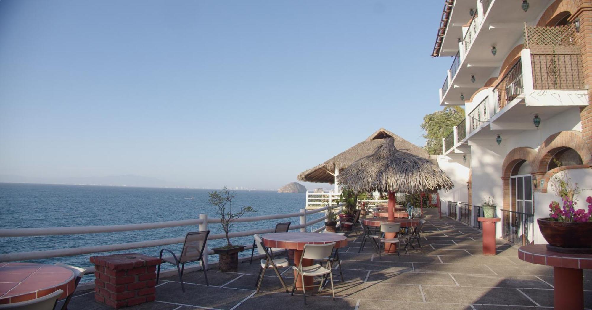 Traditional Sierra Leon Oceanfront Rooms - Adults Only 巴亞爾塔港 外观 照片