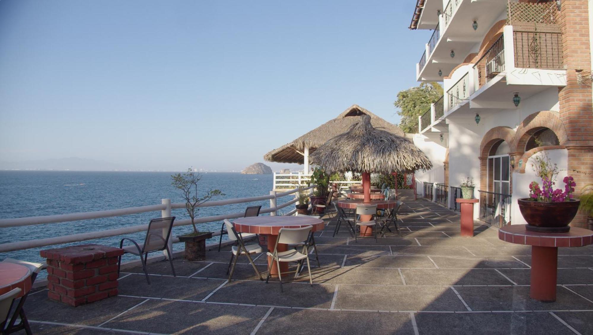 Traditional Sierra Leon Oceanfront Rooms - Adults Only 巴亞爾塔港 外观 照片