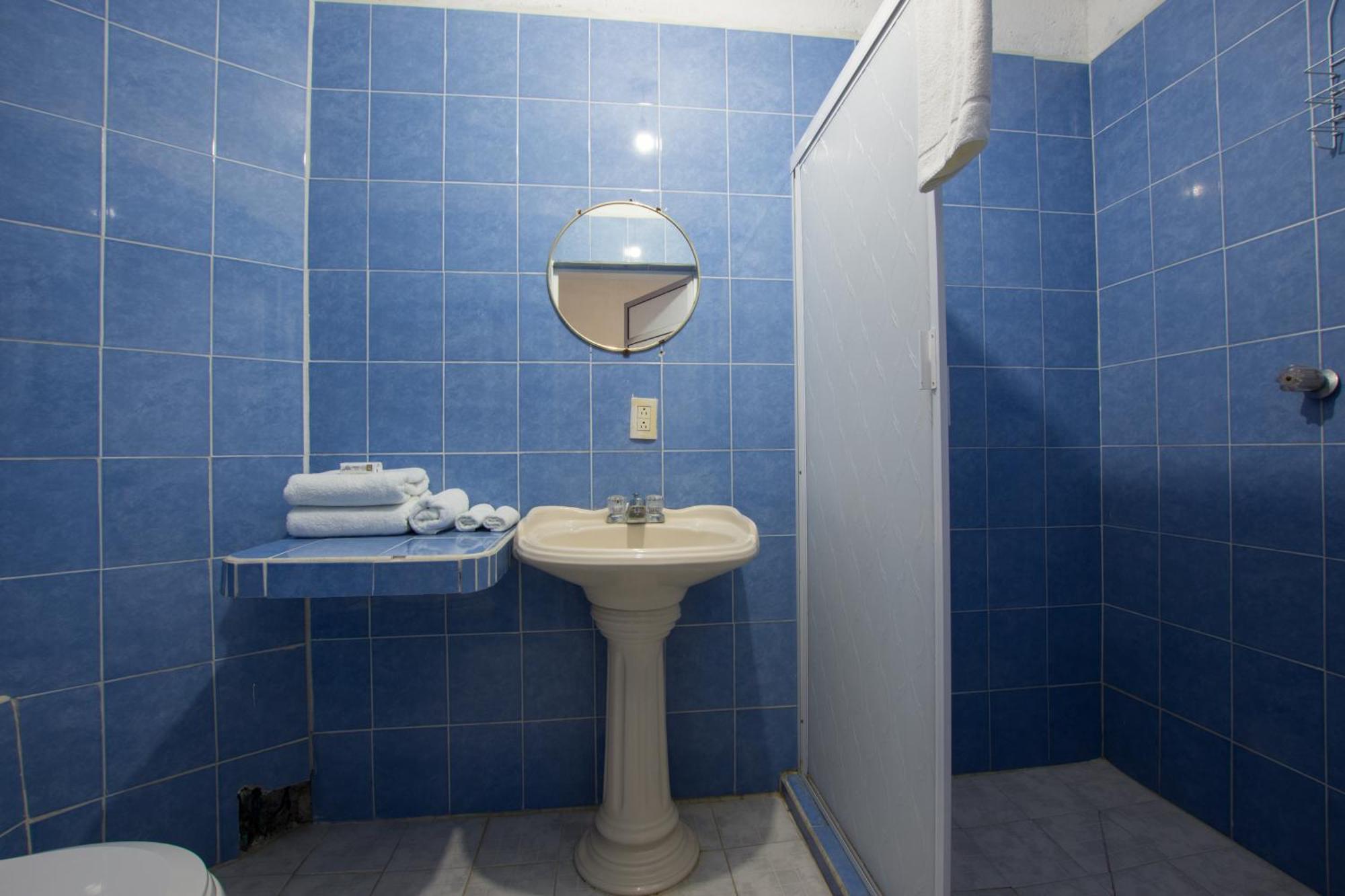 Traditional Sierra Leon Oceanfront Rooms - Adults Only 巴亞爾塔港 外观 照片