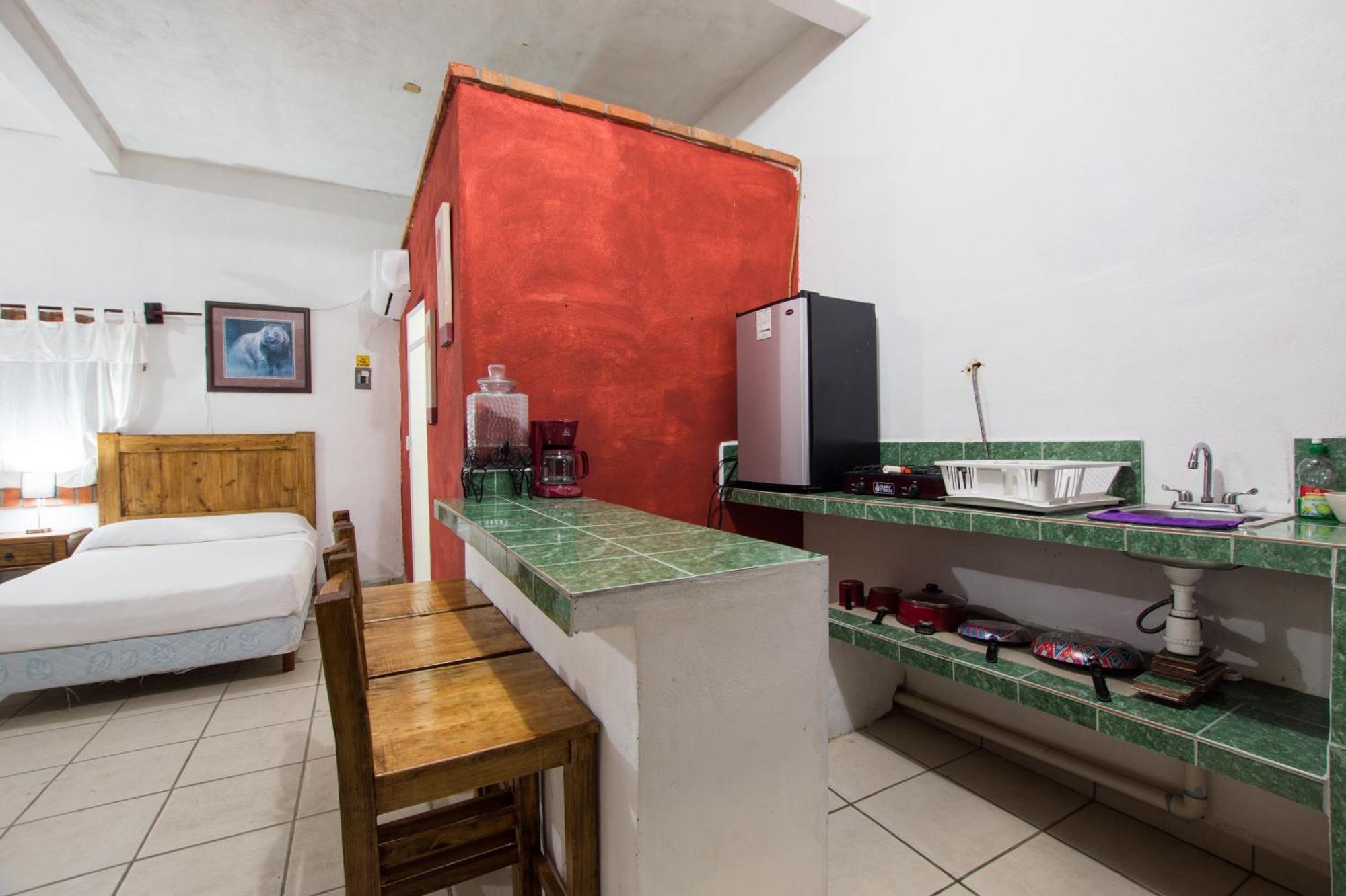 Traditional Sierra Leon Oceanfront Rooms - Adults Only 巴亞爾塔港 外观 照片