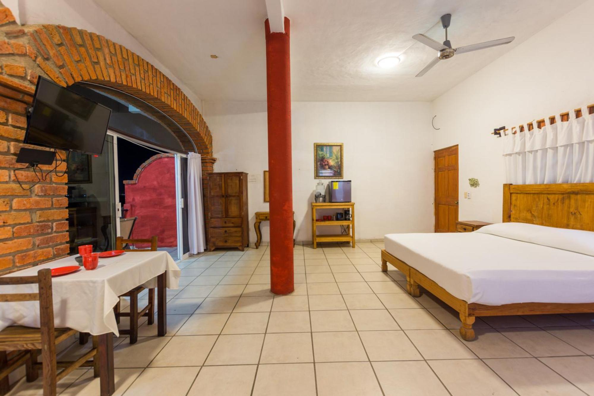 Traditional Sierra Leon Oceanfront Rooms - Adults Only 巴亞爾塔港 外观 照片