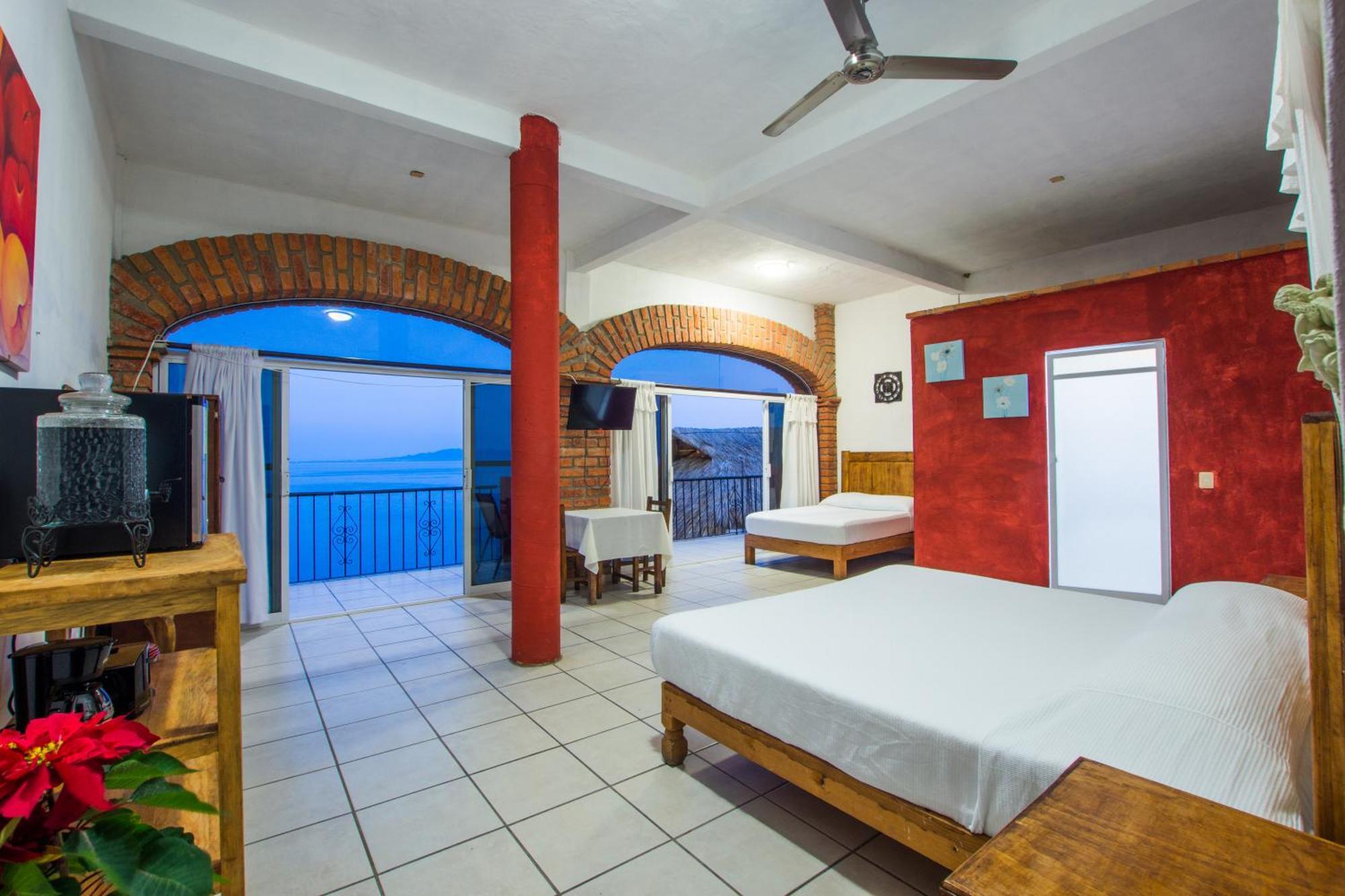 Traditional Sierra Leon Oceanfront Rooms - Adults Only 巴亞爾塔港 外观 照片