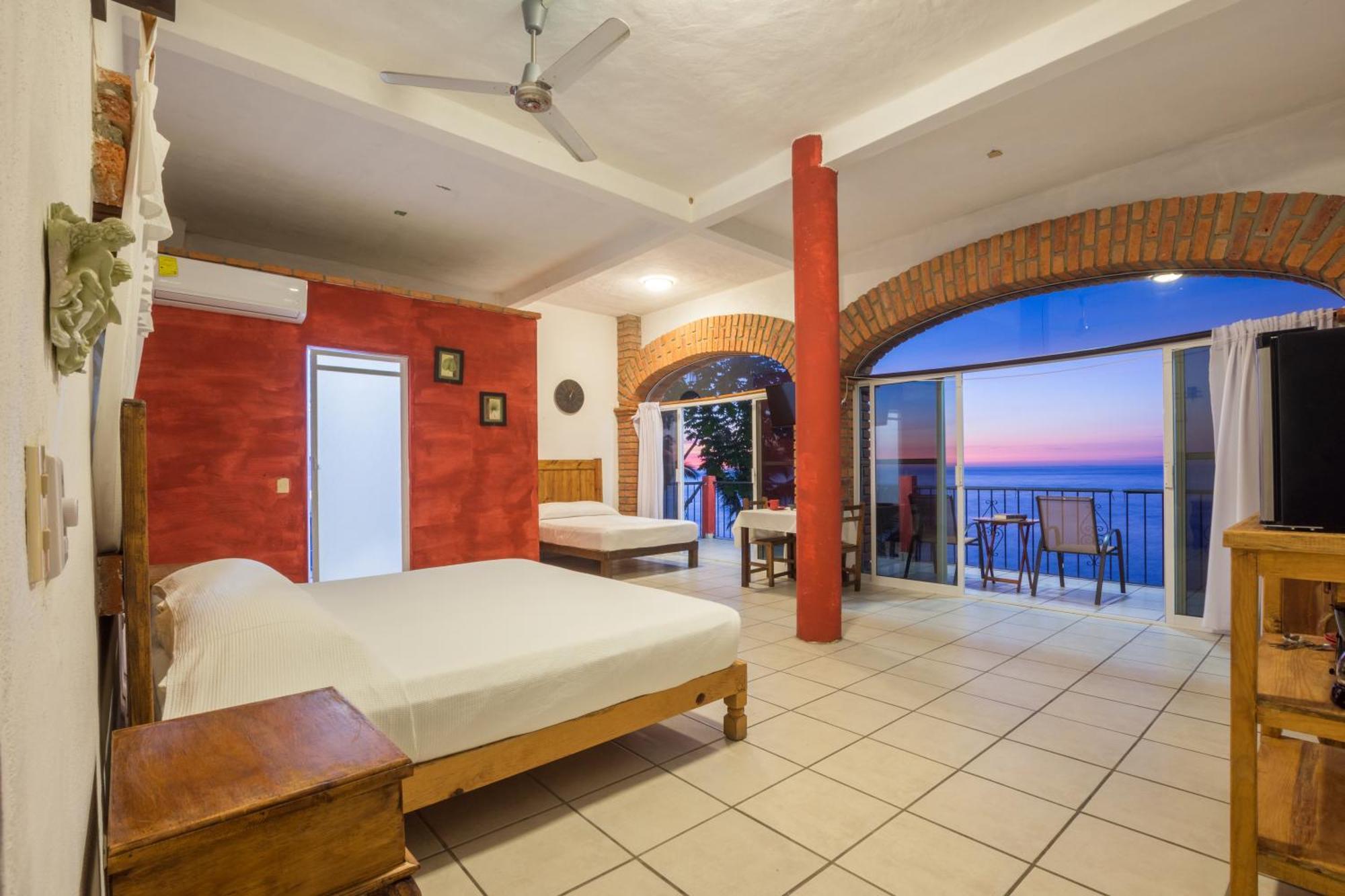 Traditional Sierra Leon Oceanfront Rooms - Adults Only 巴亞爾塔港 外观 照片