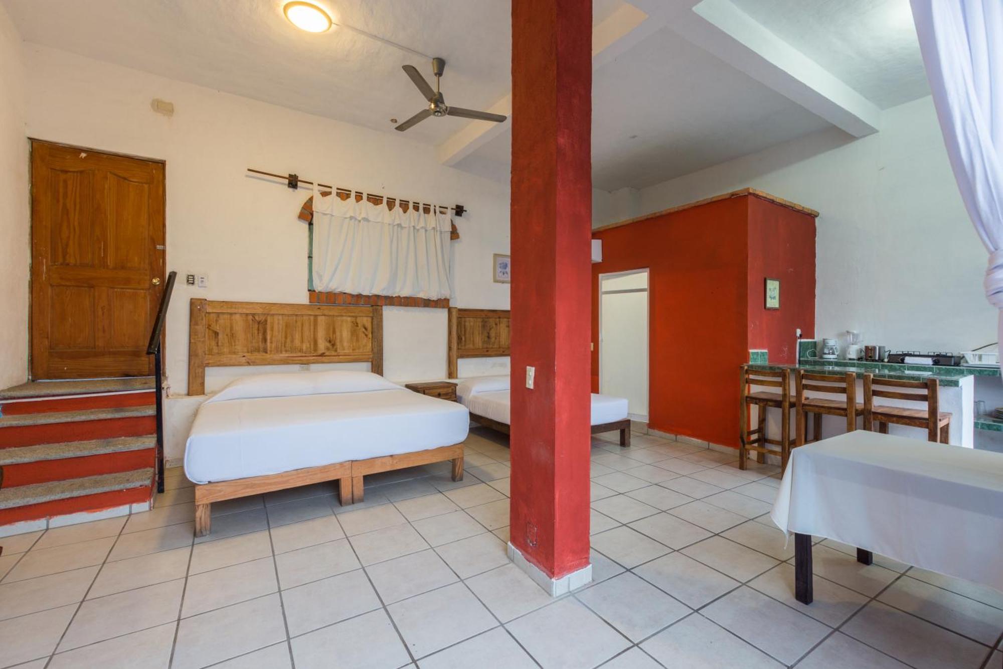 Traditional Sierra Leon Oceanfront Rooms - Adults Only 巴亞爾塔港 外观 照片