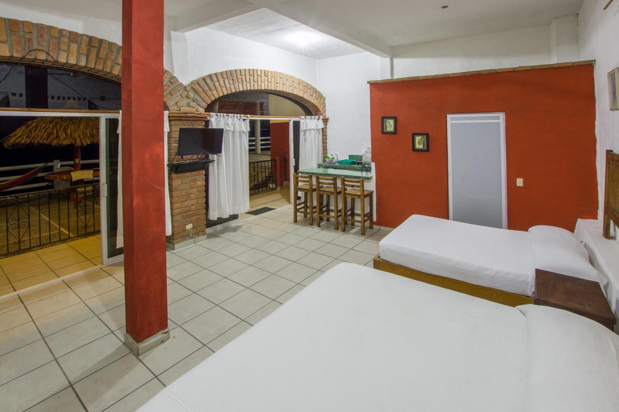 Traditional Sierra Leon Oceanfront Rooms - Adults Only 巴亞爾塔港 外观 照片