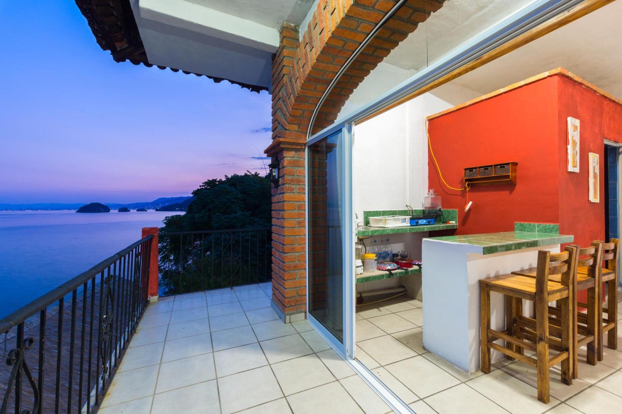 Traditional Sierra Leon Oceanfront Rooms - Adults Only 巴亞爾塔港 外观 照片