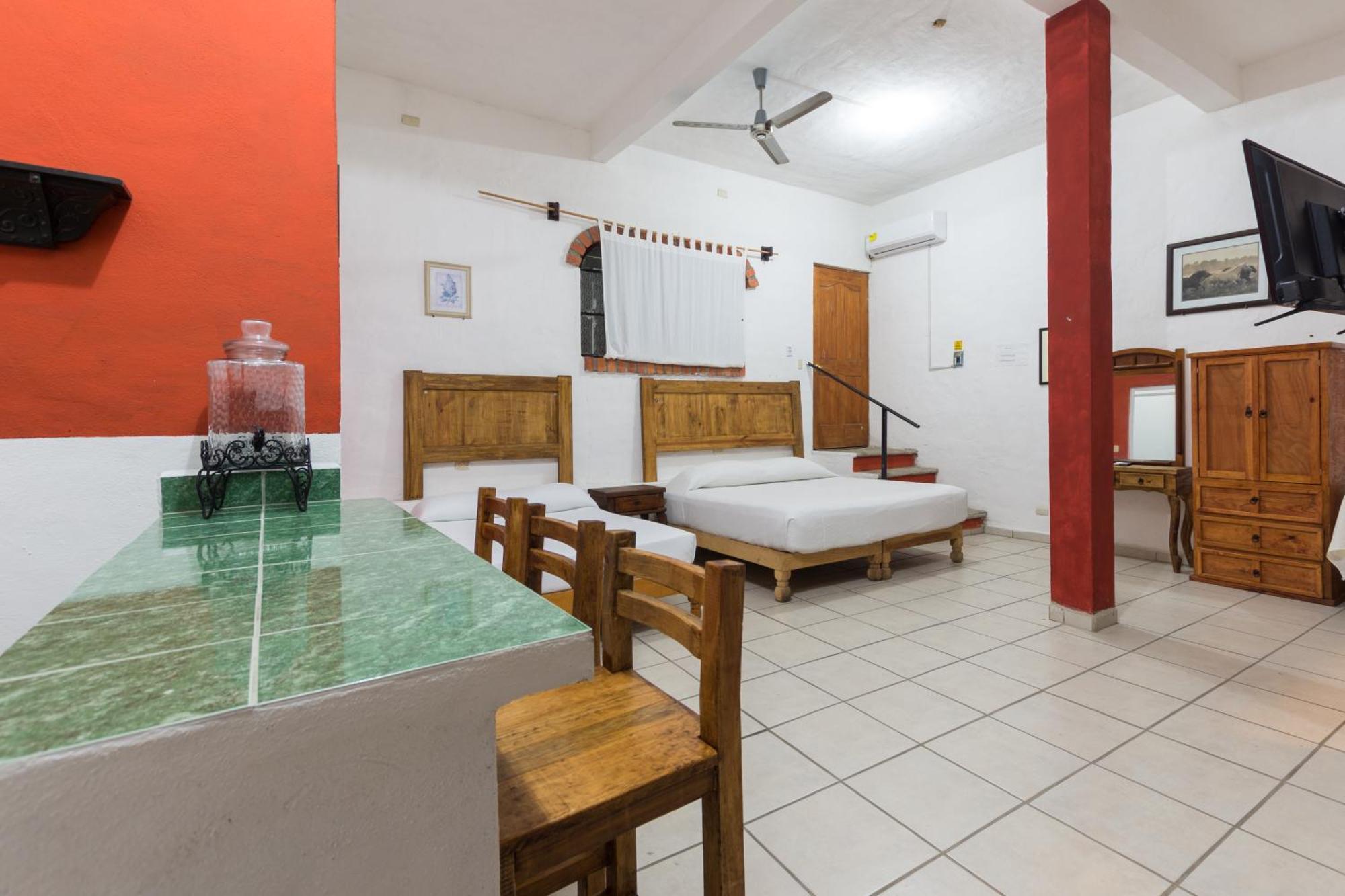 Traditional Sierra Leon Oceanfront Rooms - Adults Only 巴亞爾塔港 外观 照片
