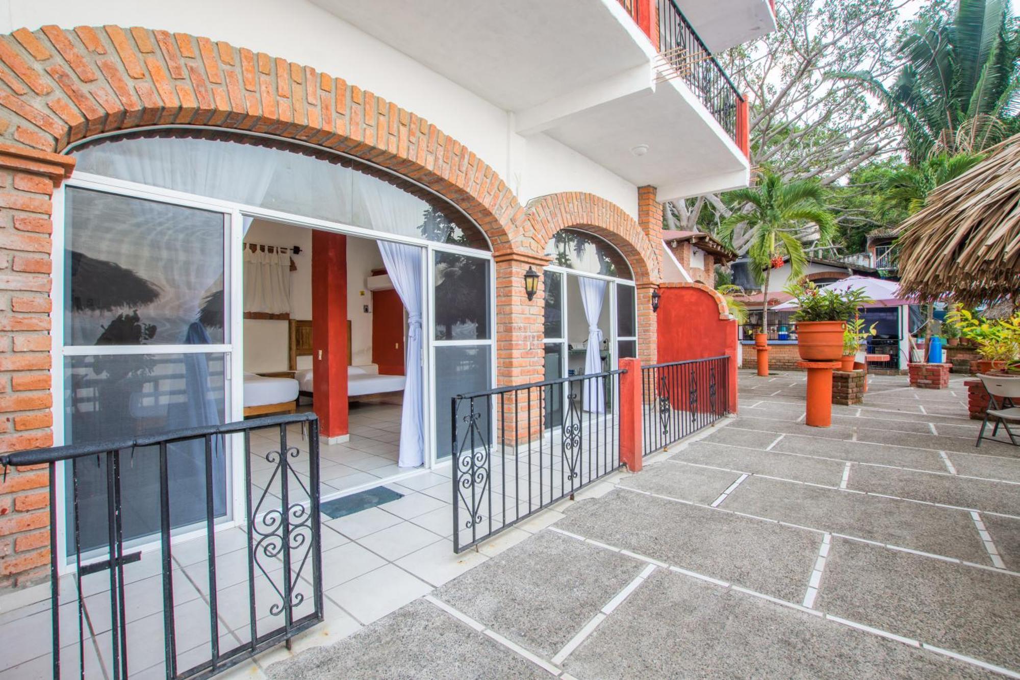 Traditional Sierra Leon Oceanfront Rooms - Adults Only 巴亞爾塔港 外观 照片