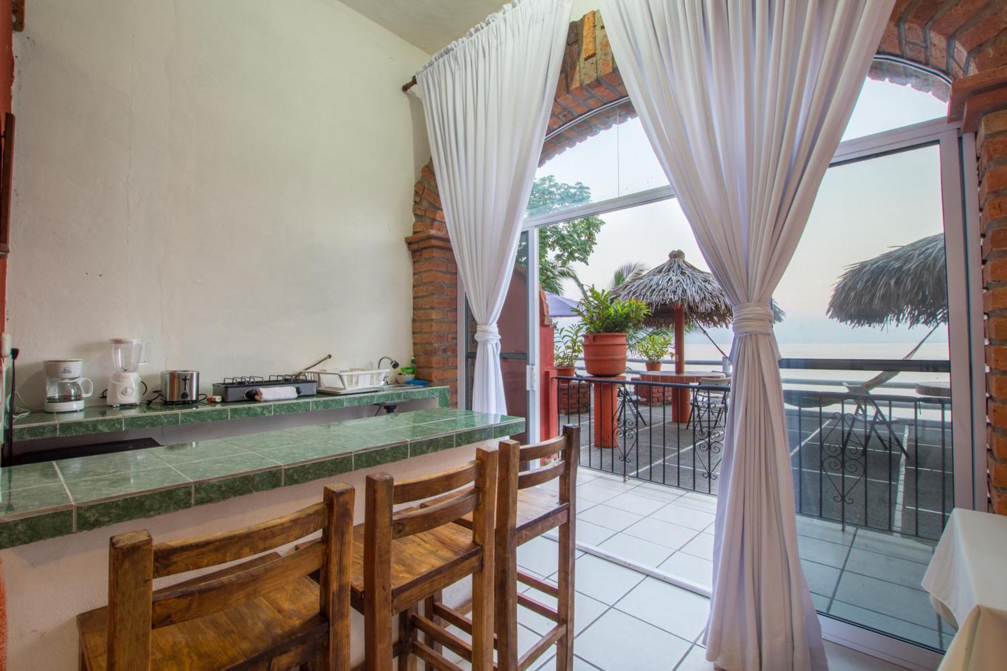 Traditional Sierra Leon Oceanfront Rooms - Adults Only 巴亞爾塔港 外观 照片