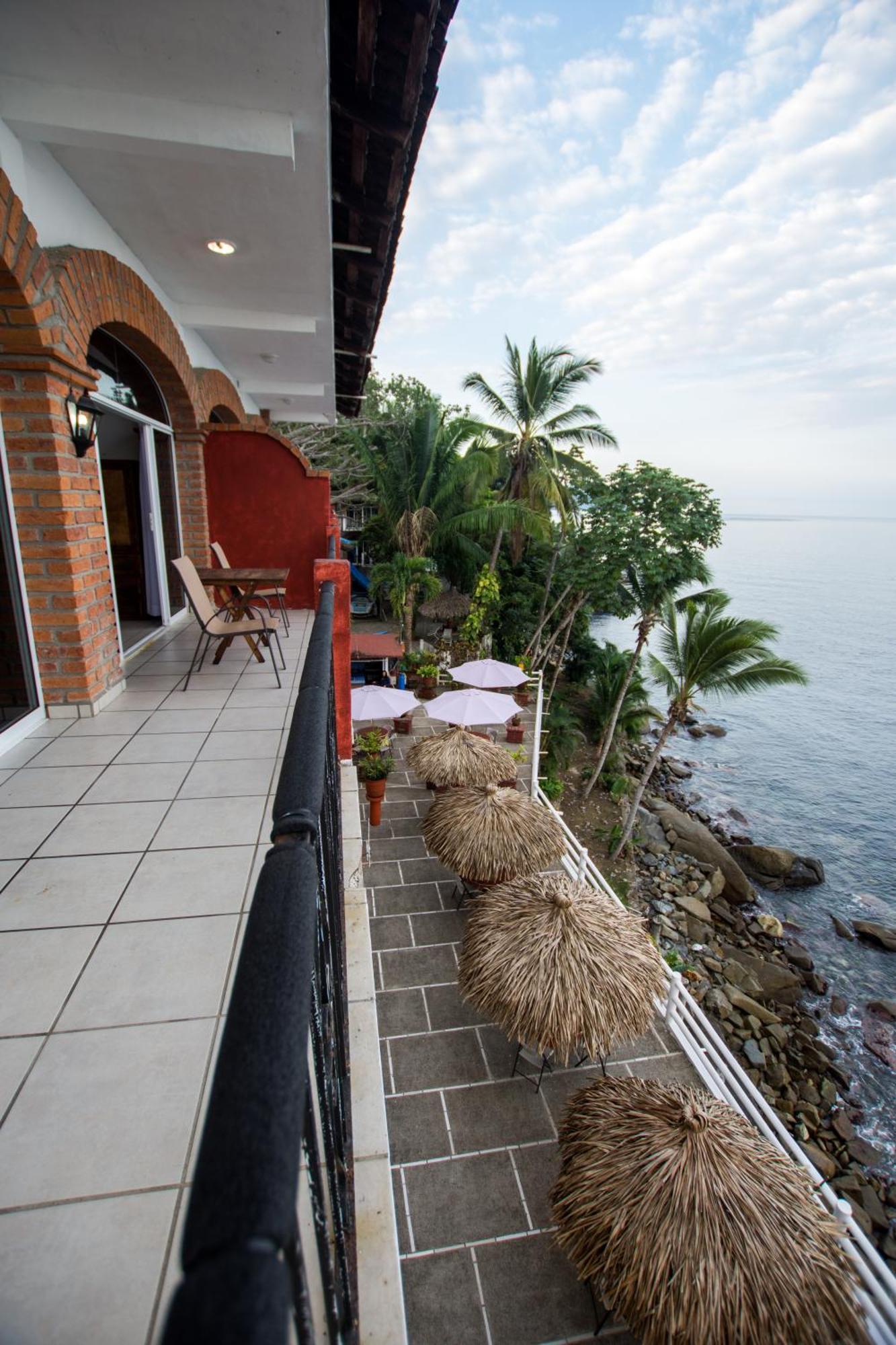 Traditional Sierra Leon Oceanfront Rooms - Adults Only 巴亞爾塔港 外观 照片