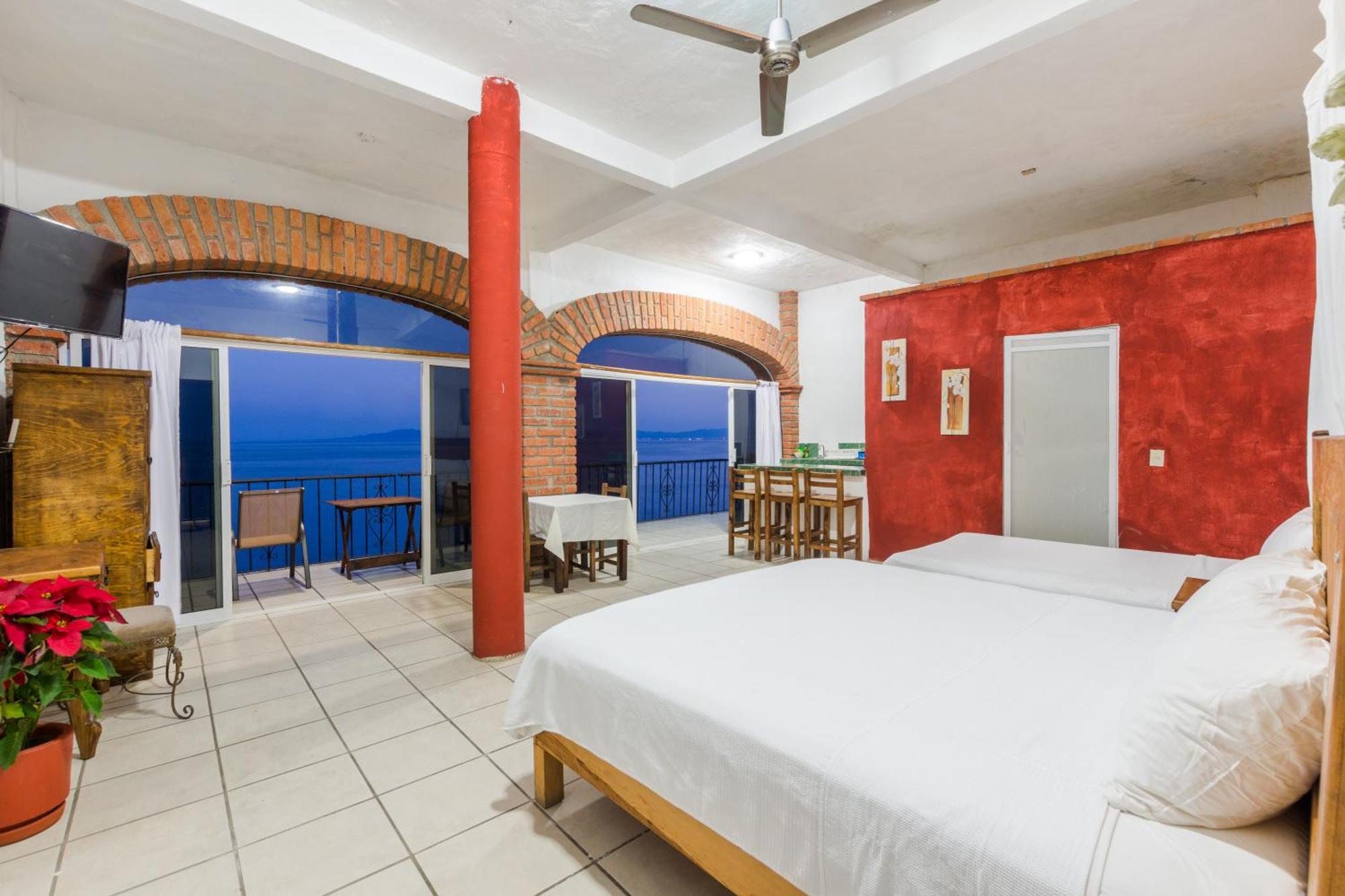 Traditional Sierra Leon Oceanfront Rooms - Adults Only 巴亞爾塔港 外观 照片